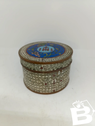 ancienne boîte à hosties chrétienne en émaux cloisonnés décor IHS en etat correct