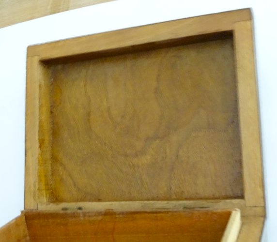 -ANCIENNE BOITE BOIS AFRIQUE DU NORD AVEC INCRUSTATIONS SCENE CHAMEAU & BERGER D