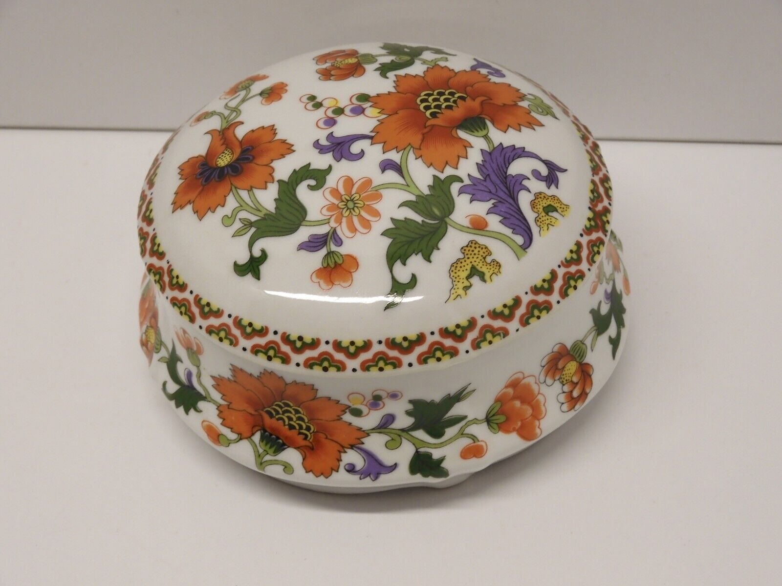 Bonbonnière / Boîte à Poudre en Verre Moulé Art Déco - Floral