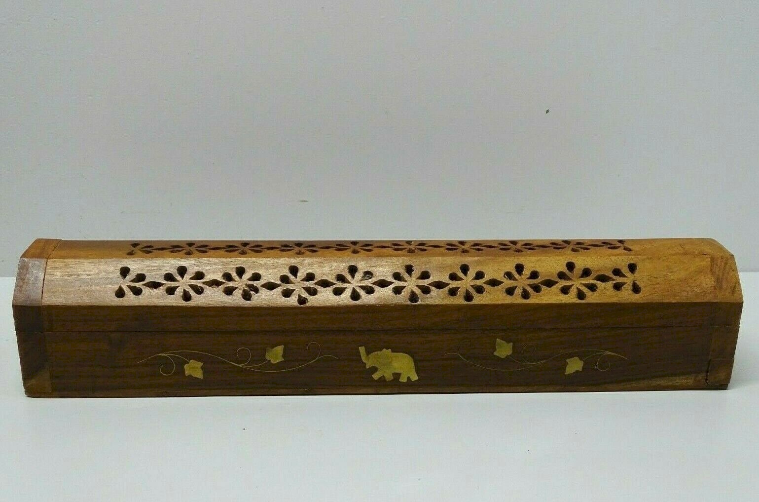 Ancienne Boîte En Bois Pyrogravée Et Fleurs Sculptées - Occasion, Bon état