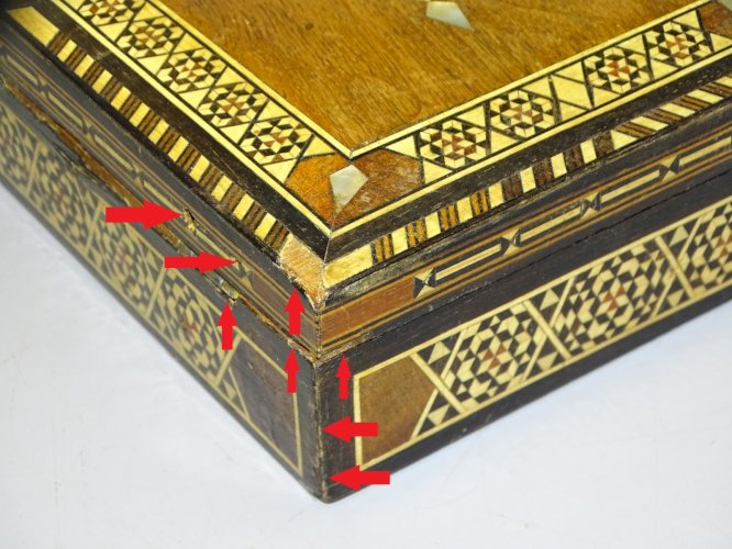 -ANCIENNE BOITE COFFRET à BIJOUX MARQUETERIE ORIENTALE COLLECTION VITRINE   D