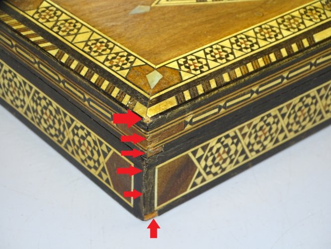 -ANCIENNE BOITE COFFRET à BIJOUX MARQUETERIE ORIENTALE COLLECTION VITRINE   D