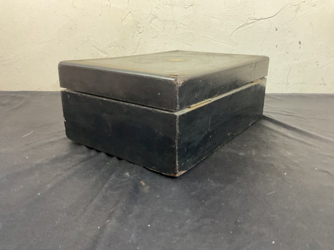 Ancienne boite coffret à bijoux ou a couture Napoléon III .