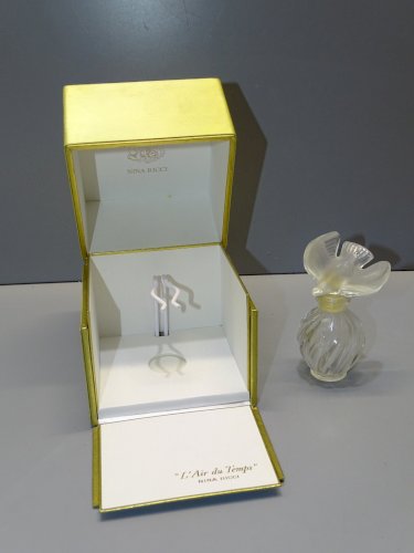 -ANCIENNE BOITE COFFRET ANGLAIS NINA RICCI L'AIR DU TEMPS FLACON LALIQUE VIDE  D