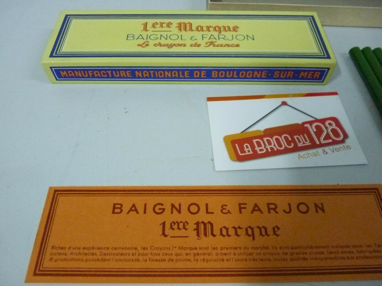 Ancienne boîte de 12 crayons Vert 695 à papier Baignol et Farjon NEUF