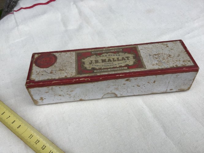 Ancienne boite de cire à cacheter MALLAT boîte entamée