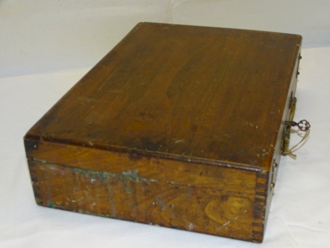 -ANCIENNE BOITE DE PEINTRE EN BOIS  avec sa clé SERRURE FONCTIONNE JUS GRENIER D