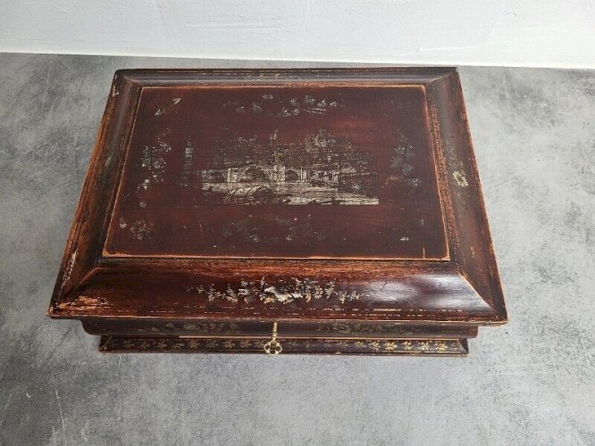 ANCIENNE BOITE EN BOIS DESOR ASIATIQUE DU XIX ème SIECLE REF JE