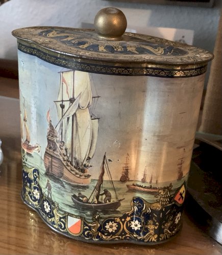 Ancienne boite en tôle lithographiée décor marine caravelles Christophe Colomb