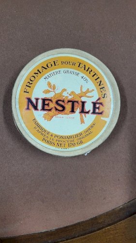 ANCIENNE BOITE FROMAGE POUR TARTINES NESTLE DE PRESENTATION FACTICE EN CARTON