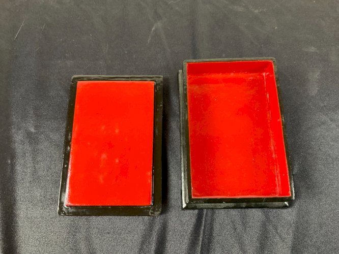 Ancienne boite laque Russe signé  , Légende ...