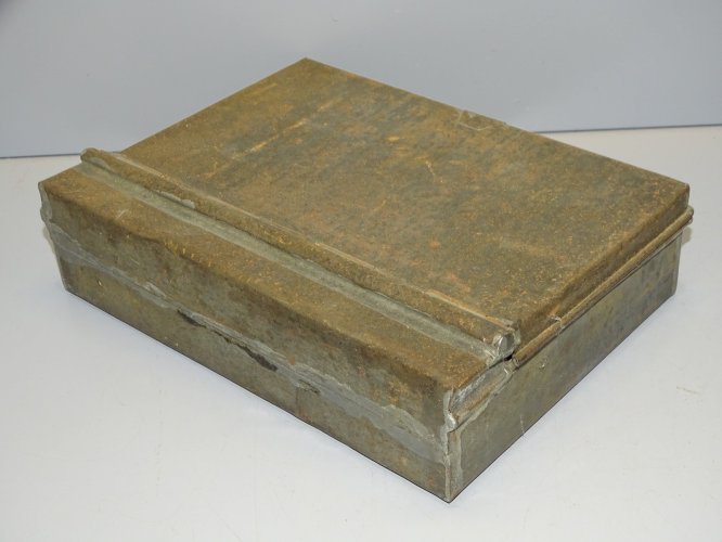 - ANCIENNE BOITE METAL CAISSE COLLECTION DECO VITRINE     D