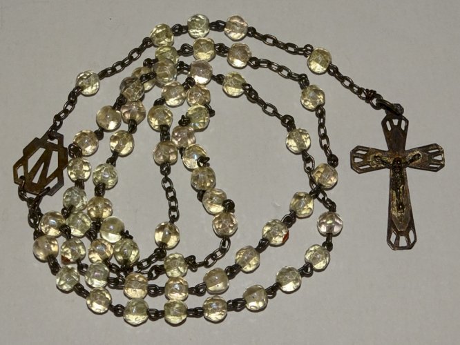 -ANCIENNE BOITE OEUF PORTE CHAPELET & CHAPELET ARGENT PERLES VERRE INCOLORE   D