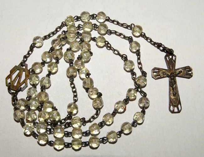-ANCIENNE BOITE OEUF PORTE CHAPELET & CHAPELET ARGENT PERLES VERRE INCOLORE   D