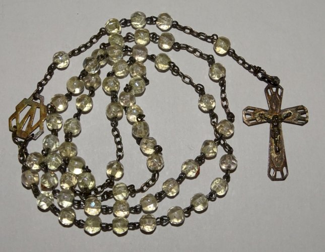 -ANCIENNE BOITE OEUF PORTE CHAPELET & CHAPELET ARGENT PERLES VERRE INCOLORE   D