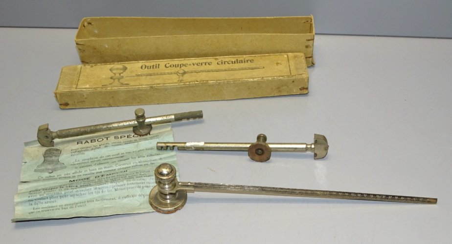 - ANCIENNE  BOITE OUTIL COUPE VERRE CIRCULAIRE V.D. RABOT SPECIAL OUTIL ANCIEN D