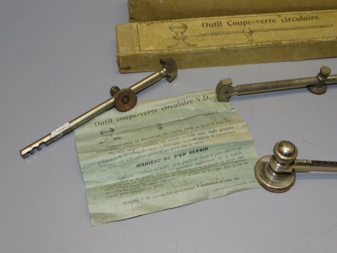 - ANCIENNE  BOITE OUTIL COUPE VERRE CIRCULAIRE V.D. RABOT SPECIAL OUTIL ANCIEN D