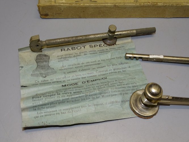 - ANCIENNE  BOITE OUTIL COUPE VERRE CIRCULAIRE V.D. RABOT SPECIAL OUTIL ANCIEN D