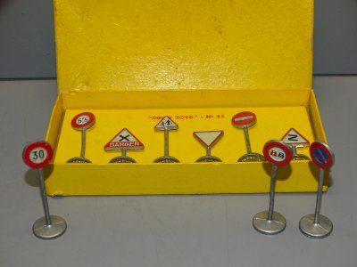 -OLD SIGNALING PANEL BOX MECCANO DINKY TOYS + 3 TOY PANELS D