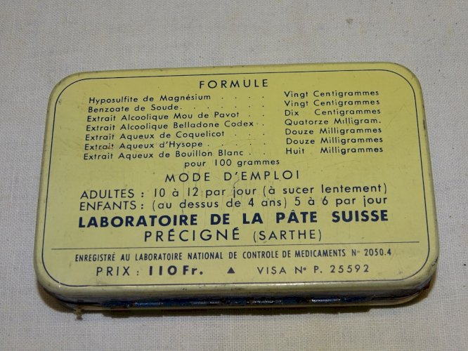 -ANCIENNE BOITE PÂTE SUISSE A LA SEVE DE PIN & à L'EUCALYPTUS COLLECTION