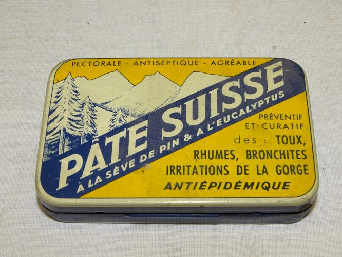 -ANCIENNE BOITE PÂTE SUISSE A LA SEVE DE PIN & à L'EUCALYPTUS COLLECTION