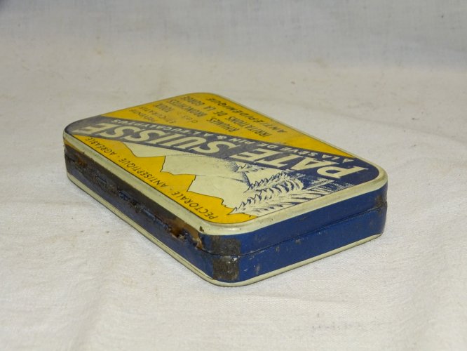 -ANCIENNE BOITE PÂTE SUISSE A LA SEVE DE PIN & à L'EUCALYPTUS COLLECTION