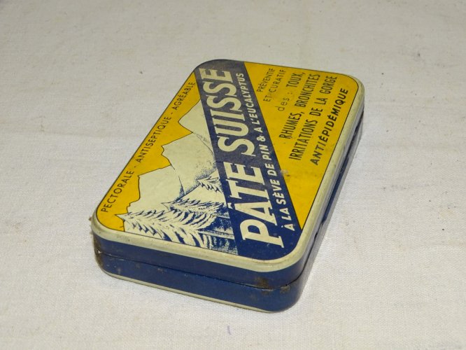 -ANCIENNE BOITE PÂTE SUISSE A LA SEVE DE PIN & à L'EUCALYPTUS COLLECTION