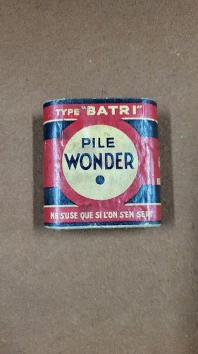 ANCIENNE BOITE PILE WONDER DE PRESENTATION FACTICE TYPE "BATRI"