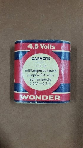 ANCIENNE BOITE PILE WONDER DE PRESENTATION FACTICE TYPE "BATRI"