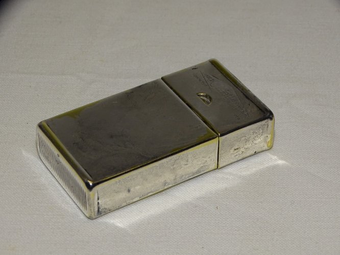 -ANCIENNE BOITE POUR LAMES DE RASOIR GILLETTE PYROGENE MET. ARGENTE COLLECTION D