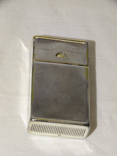 -ANCIENNE BOITE POUR LAMES DE RASOIR GILLETTE PYROGENE MET. ARGENTE COLLECTION D