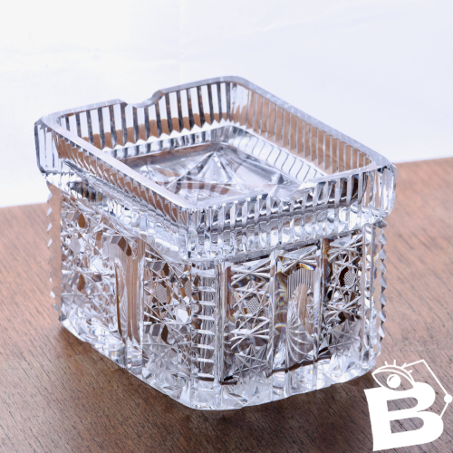 Ancienne boîte tabatière en cristal du XIXe