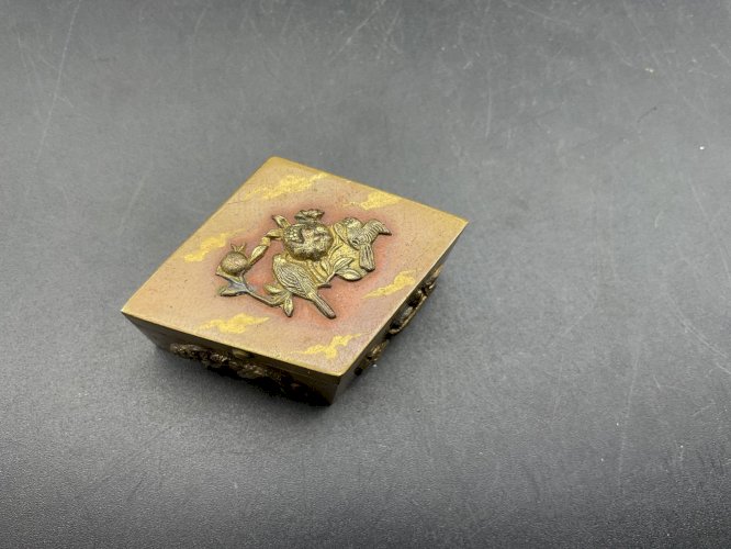 ancienne boîte tabatiere snuff box XIXeme JAPON BRONZE MEIJI 1880