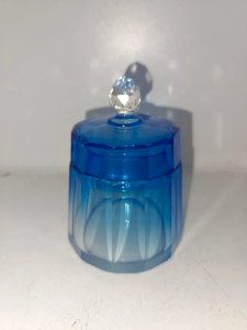 ancienne bonbonniere en verre bleu degrade en bon etat