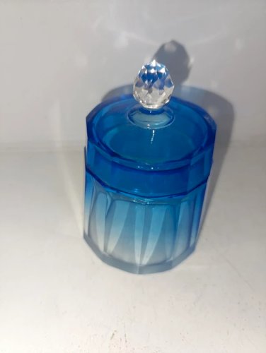 ancienne bonbonniere en verre bleu degrade en bon etat
