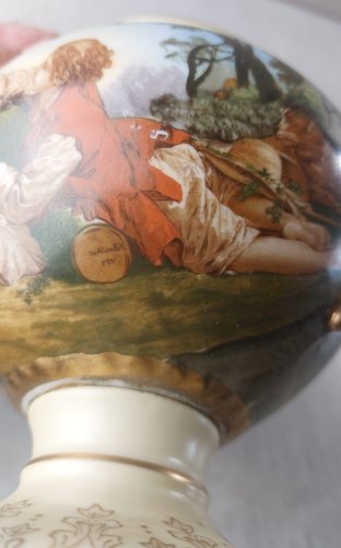 Ancienne bonbonnière / urne, décor François Boucher, en porcelaine GL Japan