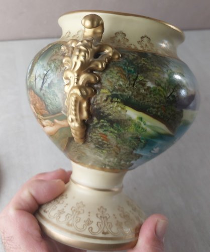 Ancienne bonbonnière / urne, décor François Boucher, en porcelaine GL Japan