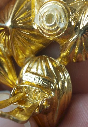 Ancienne boucle doreille clip orpheline, Yves Saint Laurent, vintage
