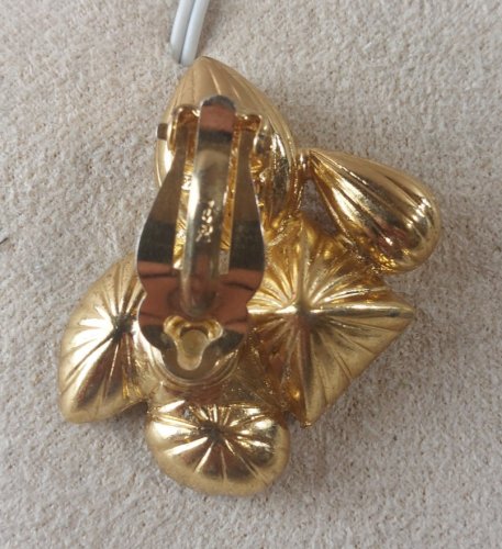 Ancienne boucle doreille clip orpheline, Yves Saint Laurent, vintage