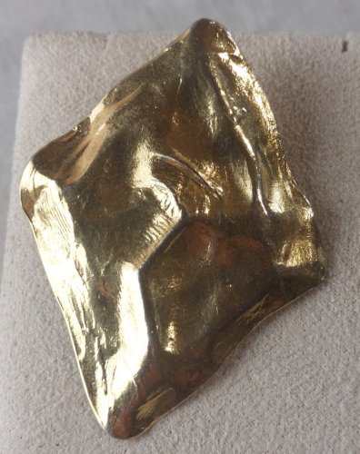 Ancienne boucle doreille clip orpheline, Yves Saint Laurent, vintage