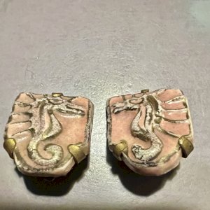 Ancienne boucles d’oreilles clip céramique hippocampe vers 1930 travail d’artist