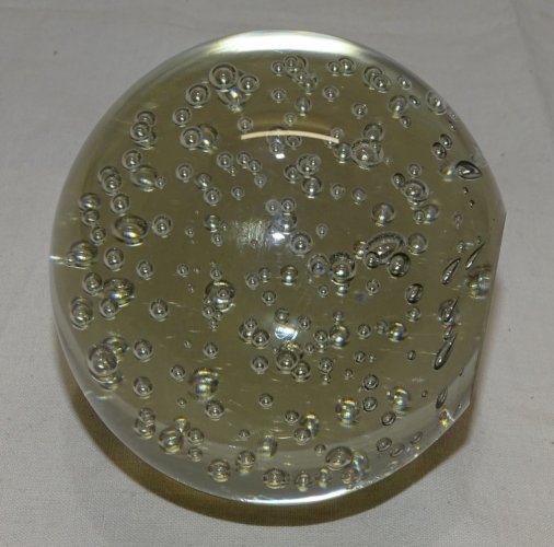 -  ANCIENNE BOULE de SULFURE PRESSE PAPIER VERRE INCOLORE  à BULLES     D