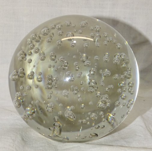 -  ANCIENNE BOULE de SULFURE PRESSE PAPIER VERRE INCOLORE  à BULLES     D