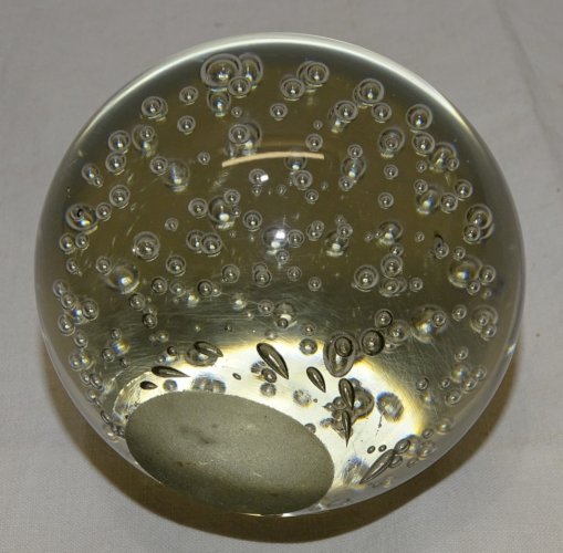 -  ANCIENNE BOULE de SULFURE PRESSE PAPIER VERRE INCOLORE  à BULLES     D