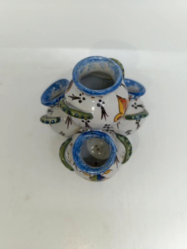 ancienne Bouquetière en faïence decor breton marquée noirmoutier signé Geo martel en bon etat