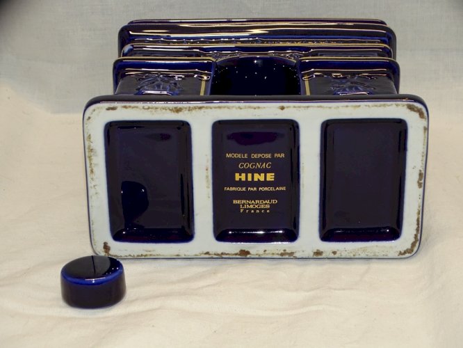 - ANCIENNE BOUTEILLE ARC DE TRIOMPHE COGNAC HINE PORCELAINE BERNARDAUD BLEU    D