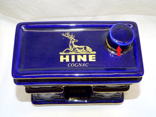 - ANCIENNE BOUTEILLE ARC DE TRIOMPHE COGNAC HINE PORCELAINE BERNARDAUD BLEU    D