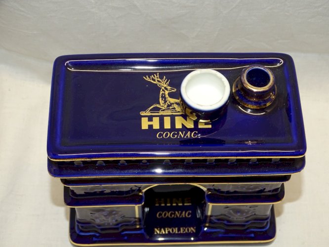 - ANCIENNE BOUTEILLE ARC DE TRIOMPHE COGNAC HINE PORCELAINE BERNARDAUD BLEU    D