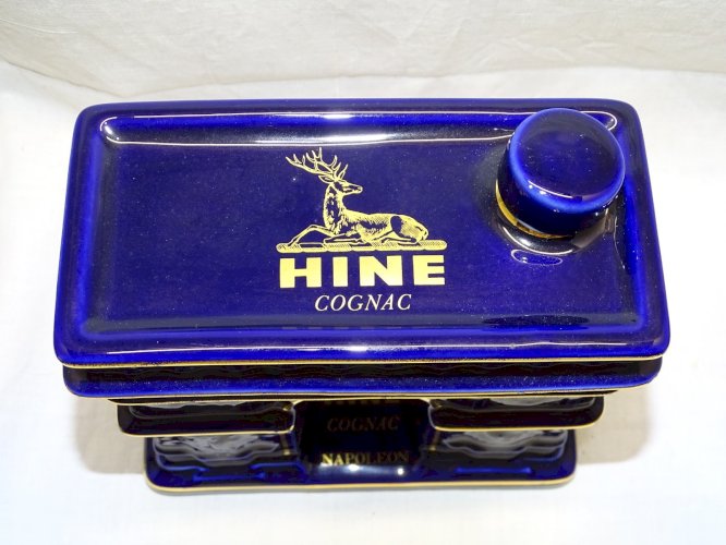 - ANCIENNE BOUTEILLE ARC DE TRIOMPHE COGNAC HINE PORCELAINE BERNARDAUD BLEU    D