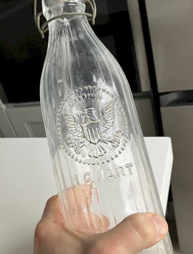 ancienne bouteille de lait en verre (reproduction datant des annees 1960/70)